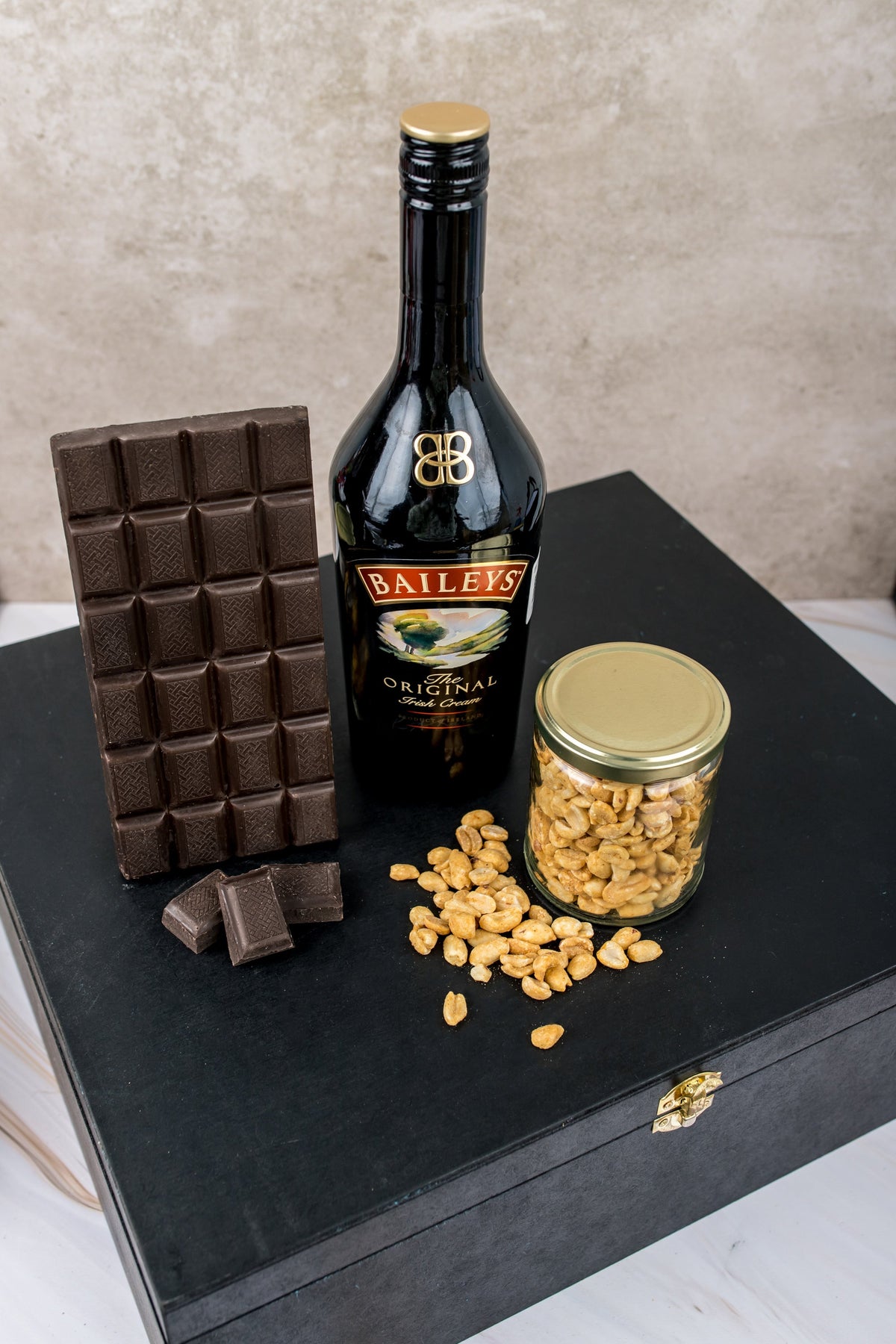 Baileys & Chocolates // Gift