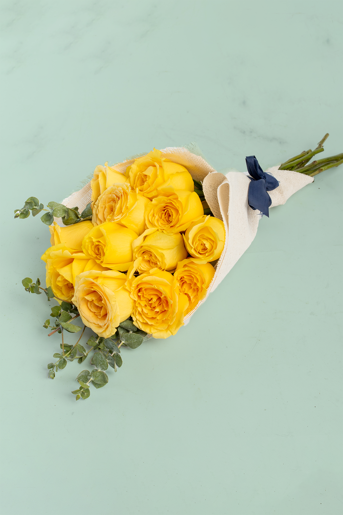 Bouquet of 12 Yellow Roses - Jute Wrapping CDJ