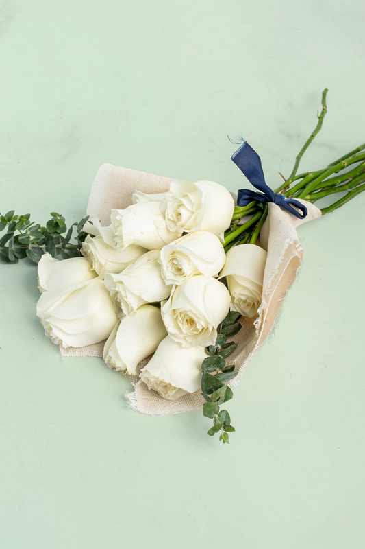 Bouquet of 12 White Roses - ATIZ Jute Wrap