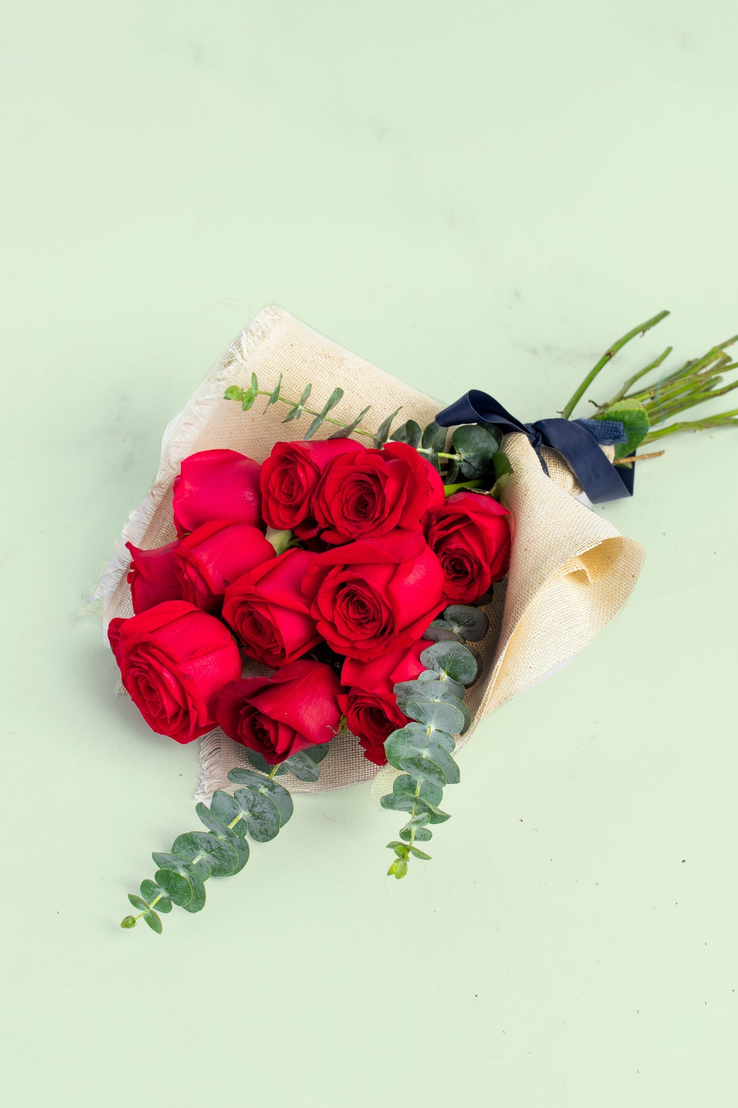 Ramo 12 Rosas Rojas - Envoltura Yute PTO. ESCOND.