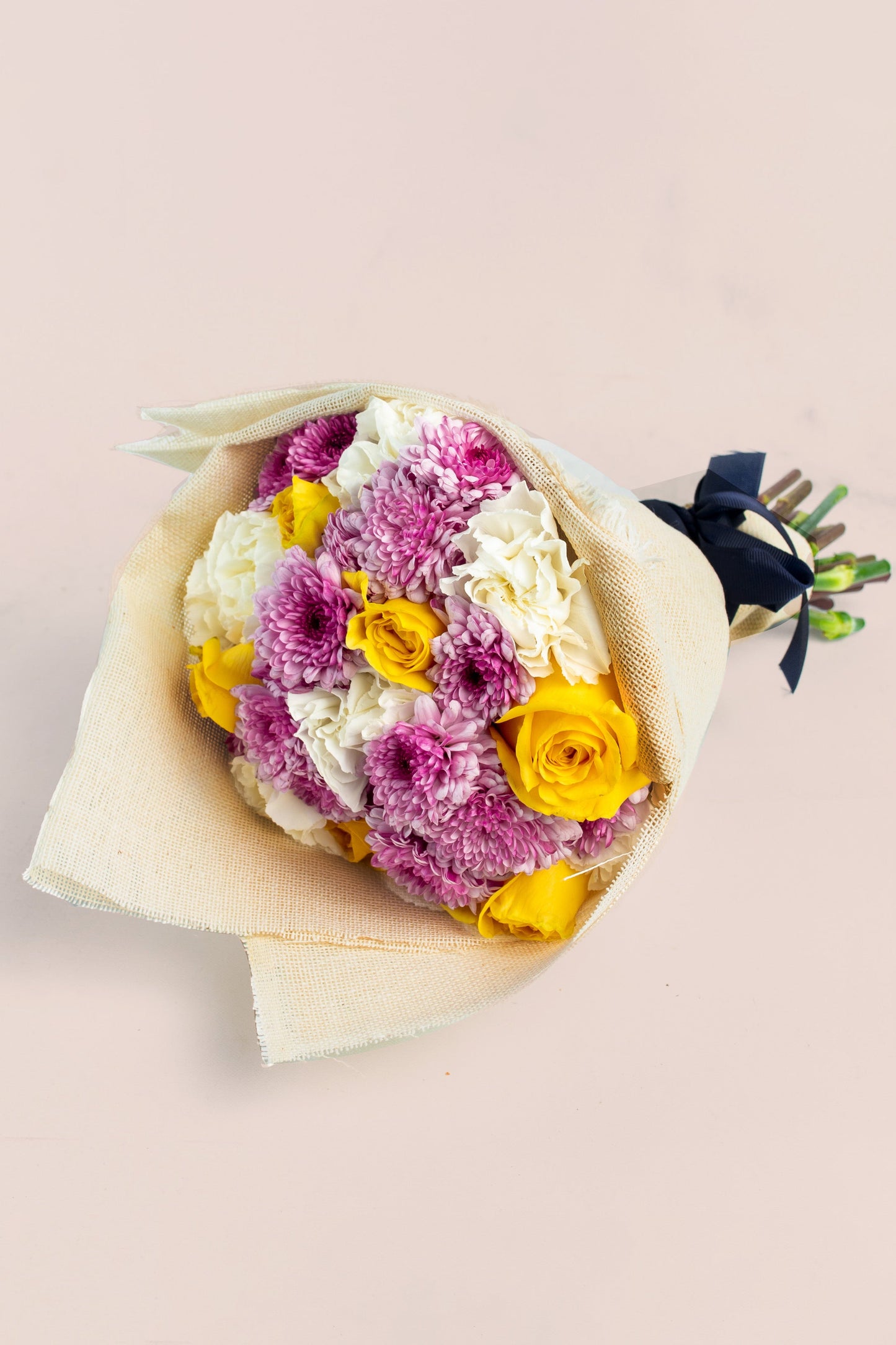 Ramo Rosa Amarilla, Clavel y Moreliana - Envoltura Yute TUXTLA