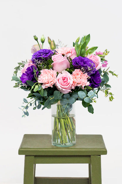 Nobleza - Rosa Clarita, Lisianthus Morado y Clavel Rosa VALLARTA