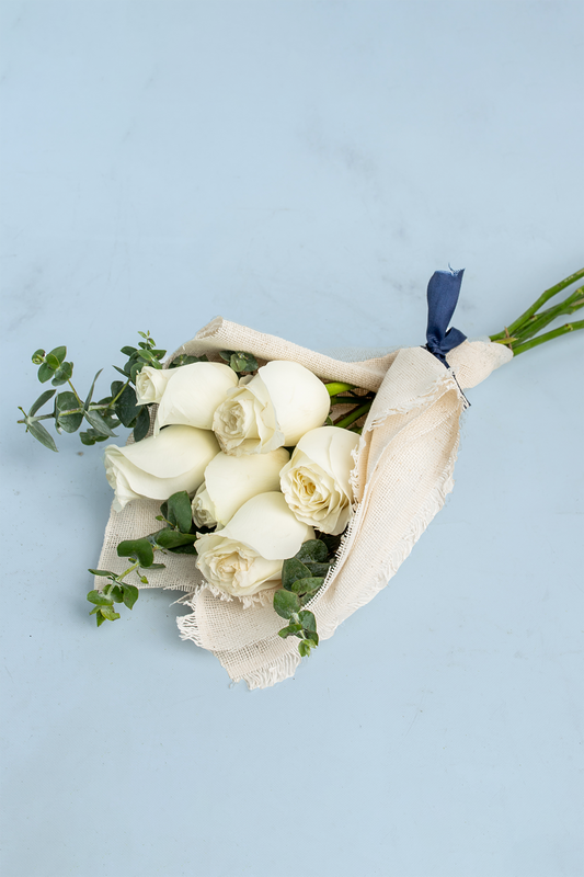 Ramo 6 Rosas Blancas - Envoltura Yute OAX CEN