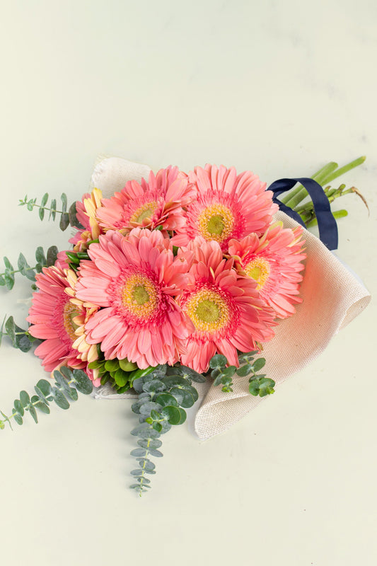 Bouquet of 6 Gerberas - Jute Wrapping SAL