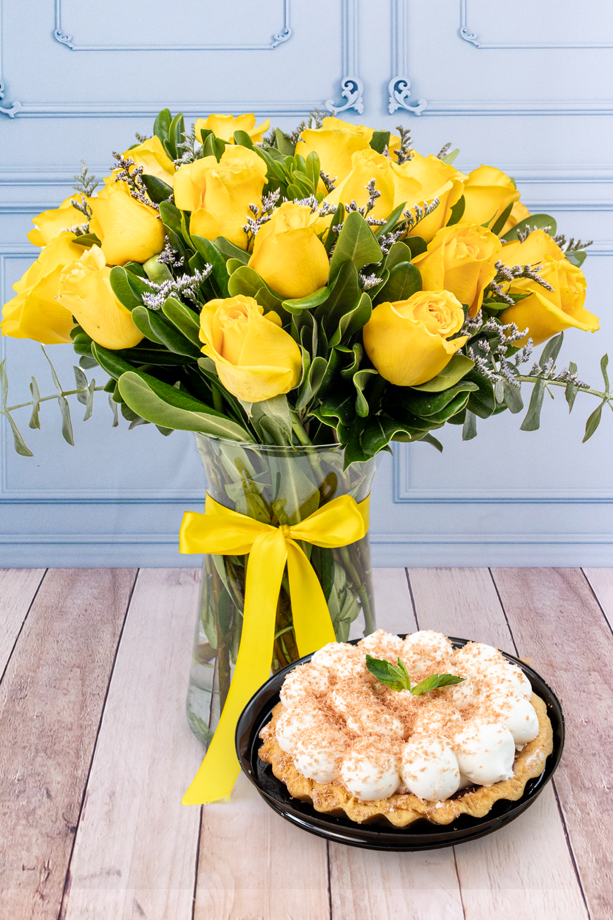Tarta Individual Plátano con Amarillo Corazón - 24 Rosas Amarillas | Azap 21S