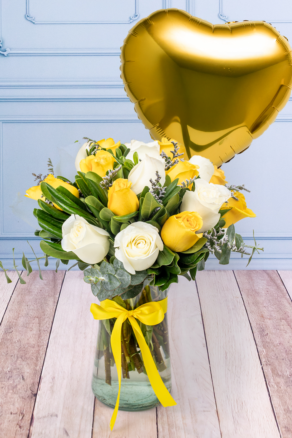 Globo Corazón Amarillo con Beso de Miel - Rosas Amarillas y Rosas Blancas | Azap 21S
