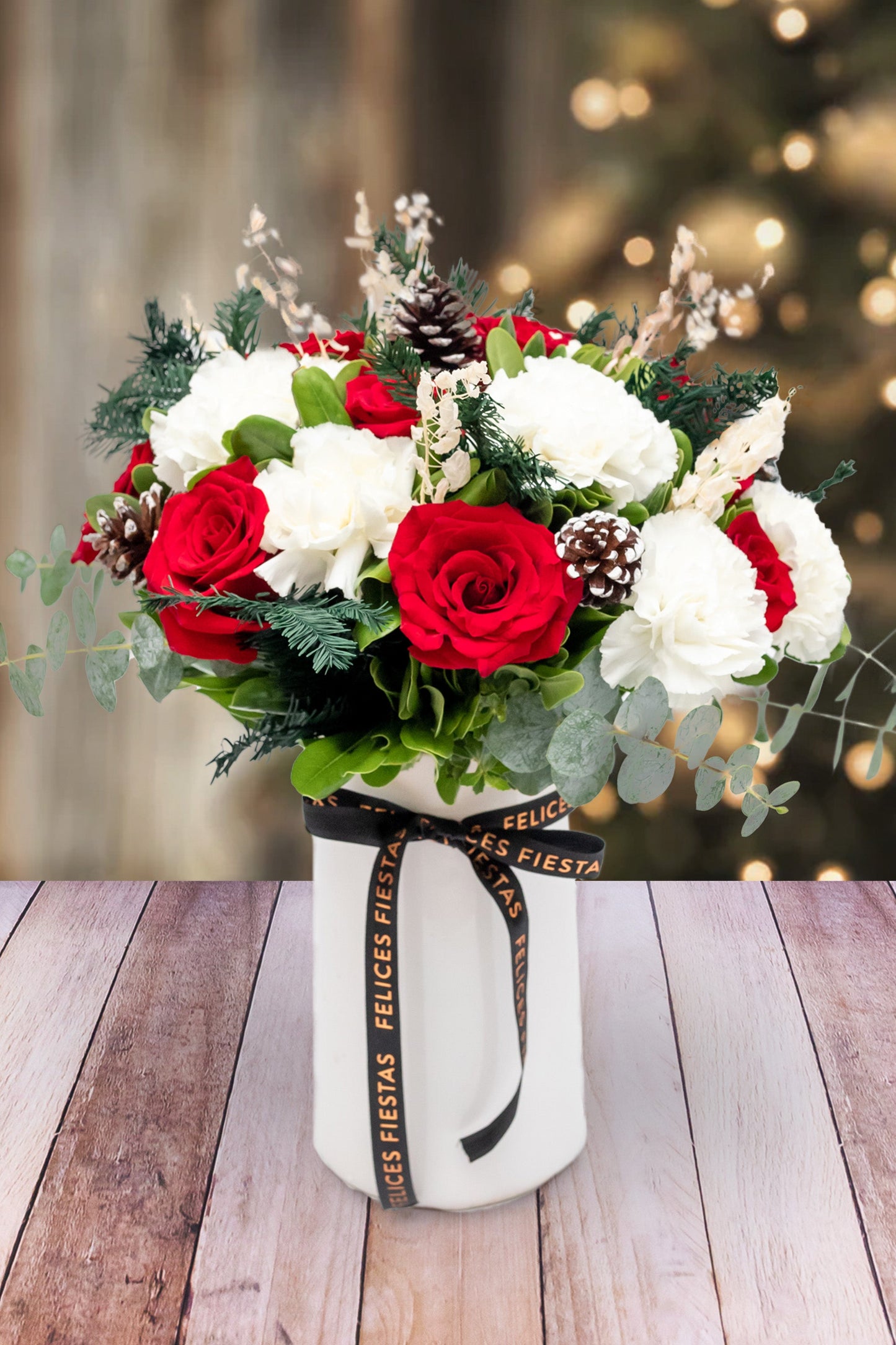 Luz del Norte - Rosa Roja, Clavel Blanco y Piñas Navideñas CUN