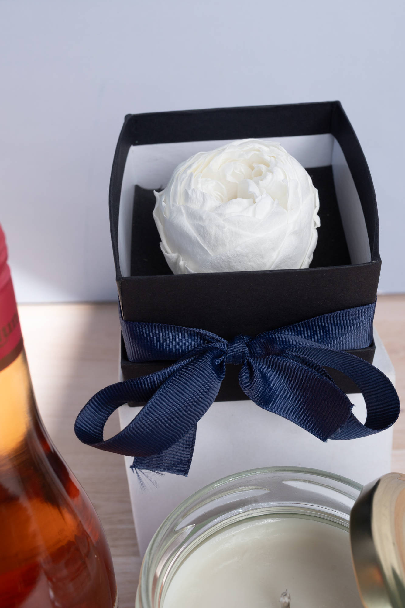 Kit - Dulce Aroma, Vino Rosado, Peonia y Vela