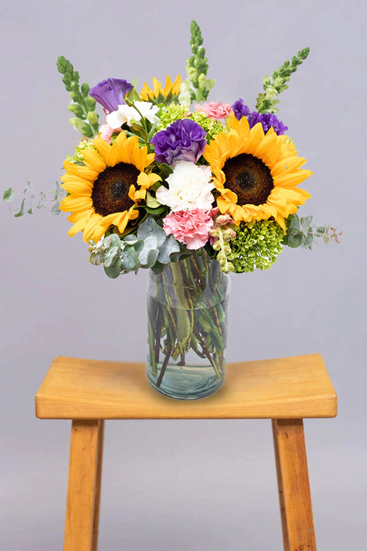 Emocionante - Girasol, Clavel Rosa y Blanco, Hortensia y Perrito PTO. ESCOND.