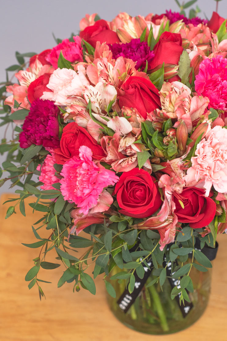 Enamorados - Rosa Roja, Clavel Rosa y Astromelia Rosa VALLARTA