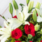 Carmín - Rosas Rojas y Lilium Blanca