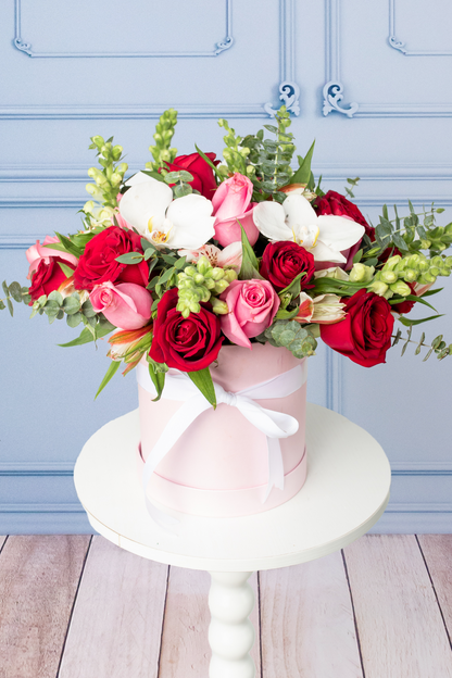 Destino - Caja de Rosas Rojas y Rosas con Orquídea