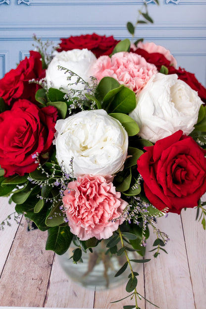 Sunday Morning - Peonia Blanca, Rosa Roja y Clavel Rosa ATIZ