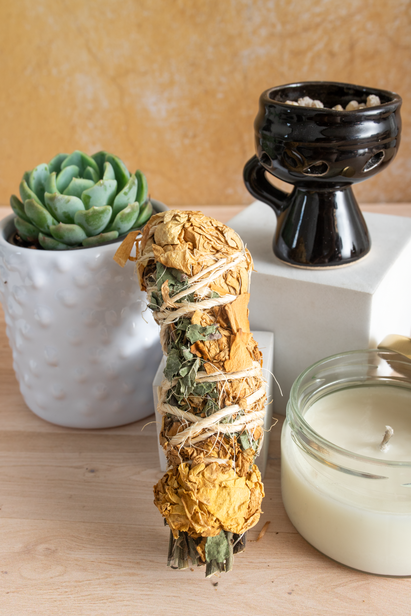 Incense - Aromatic and Succulent Candle