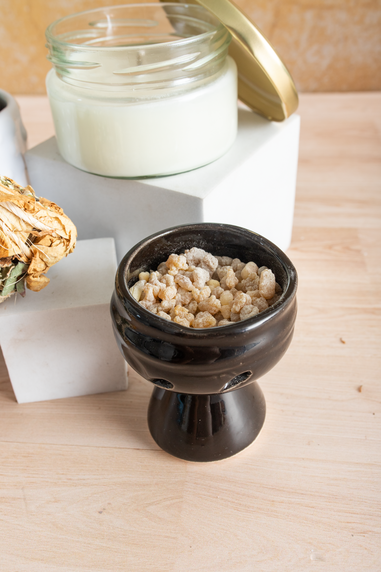 Incense - Aromatic and Succulent Candle