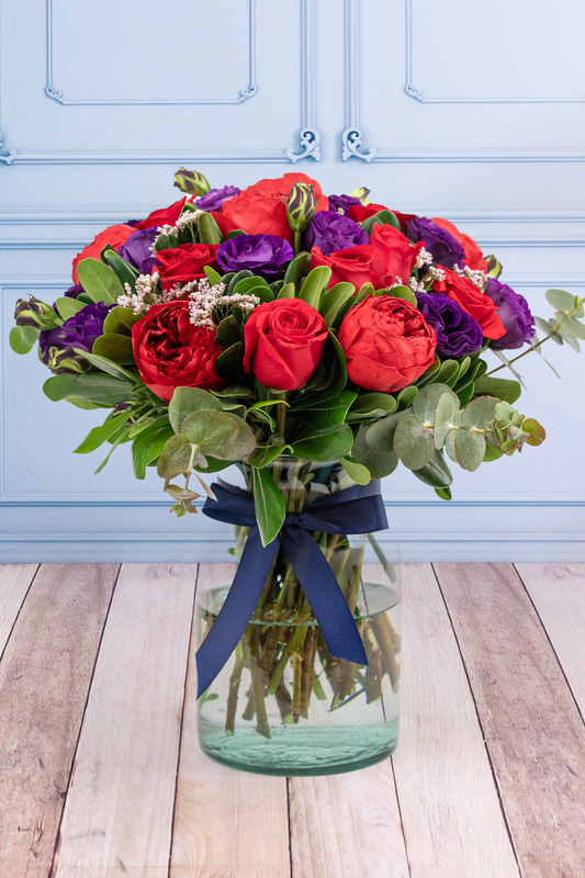 Amor Completo - Peonia Roja, Rosa Roja y Lisianthus