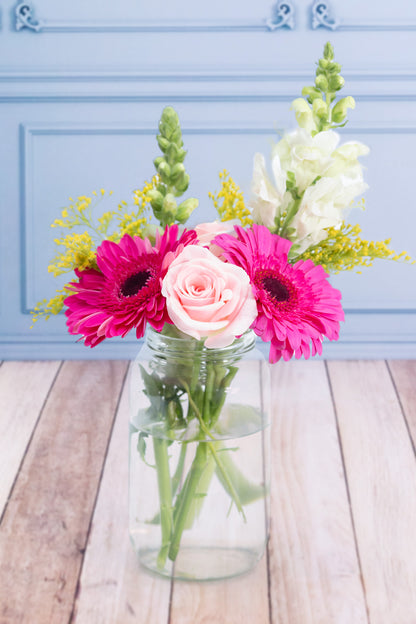 Centro de Mesa 2 // Gerbera, Rosa y Perrito