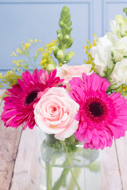 Centro de Mesa 2 // Gerbera, Rosa y Perrito