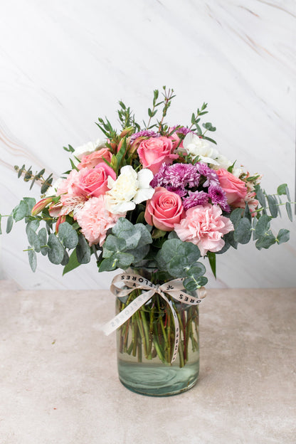 Fuego // Rosa Clarita, Clavel Rosa, Blanco, Moreliana y Astromelia Rosa