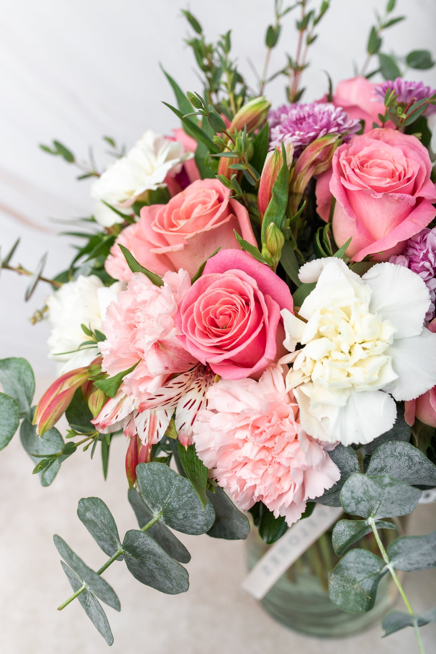 Fuego // Rosa Clarita, Clavel Rosa, Blanco, Moreliana y Astromelia Rosa