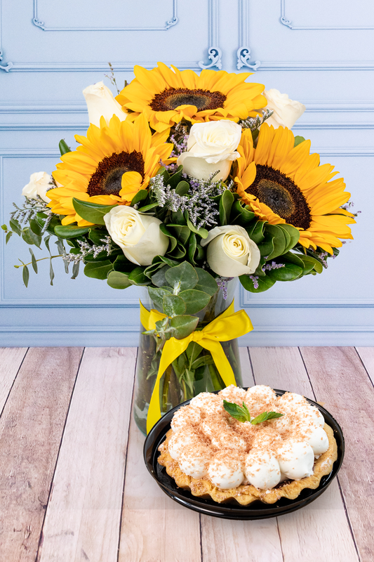 Tarta Individual Plátano con Sol Radiante - 3 Girasoles y Rosa Blanca | Azap 21S