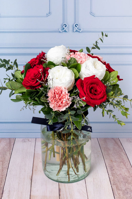 Sunday Morning - Peonia Blanca, Rosa Roja y Clavel Rosa QRO