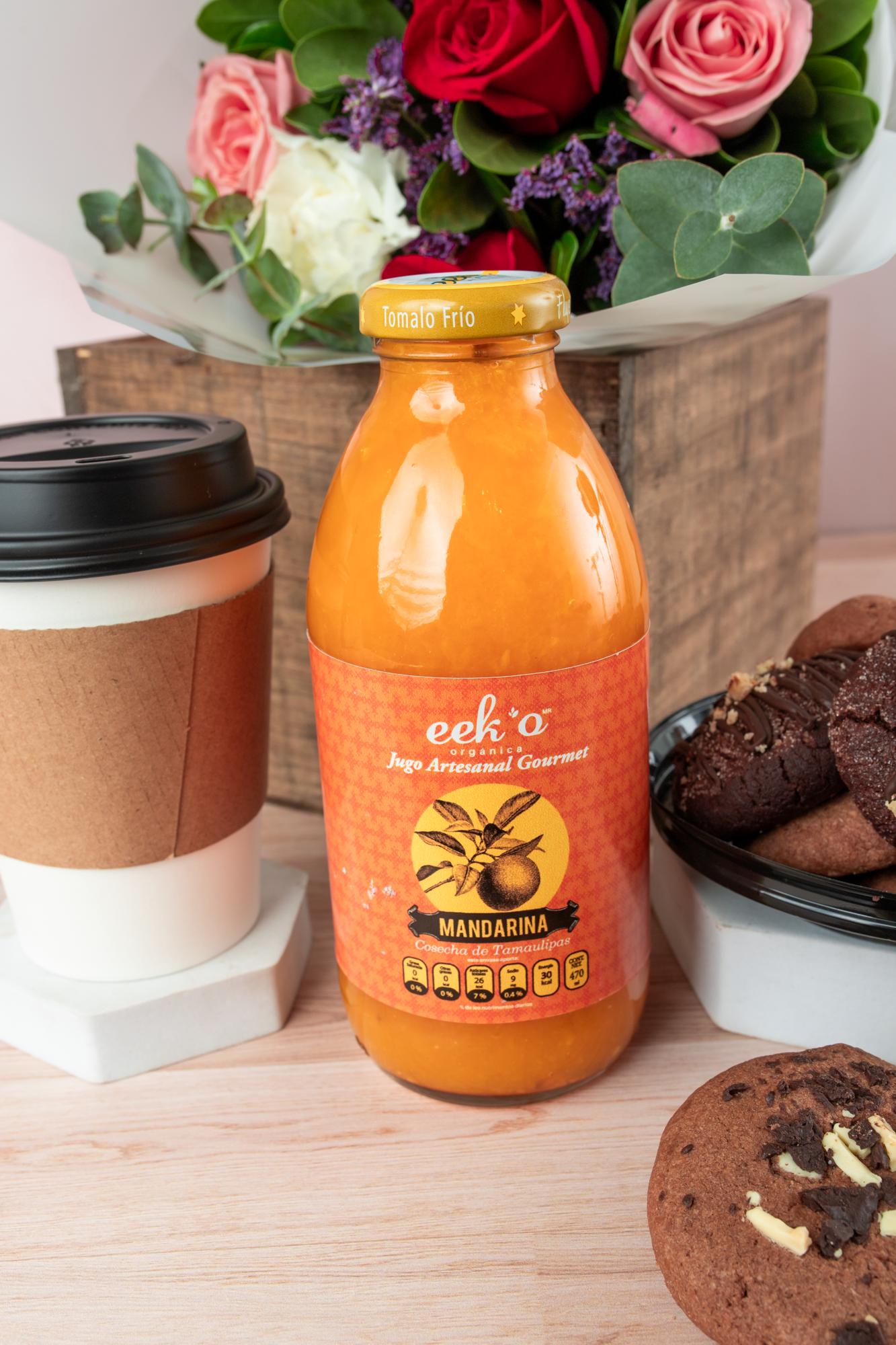 Buenos Días - Kit de Desayuno Café, Galletas, Jugo y Flores