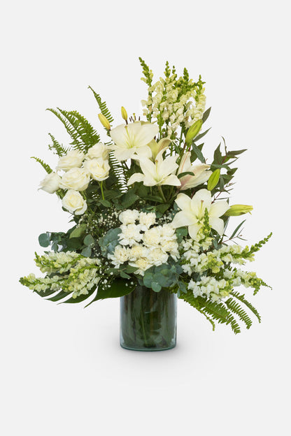 Consuelo - (Lilium, Rosa y Clavel Blanco)